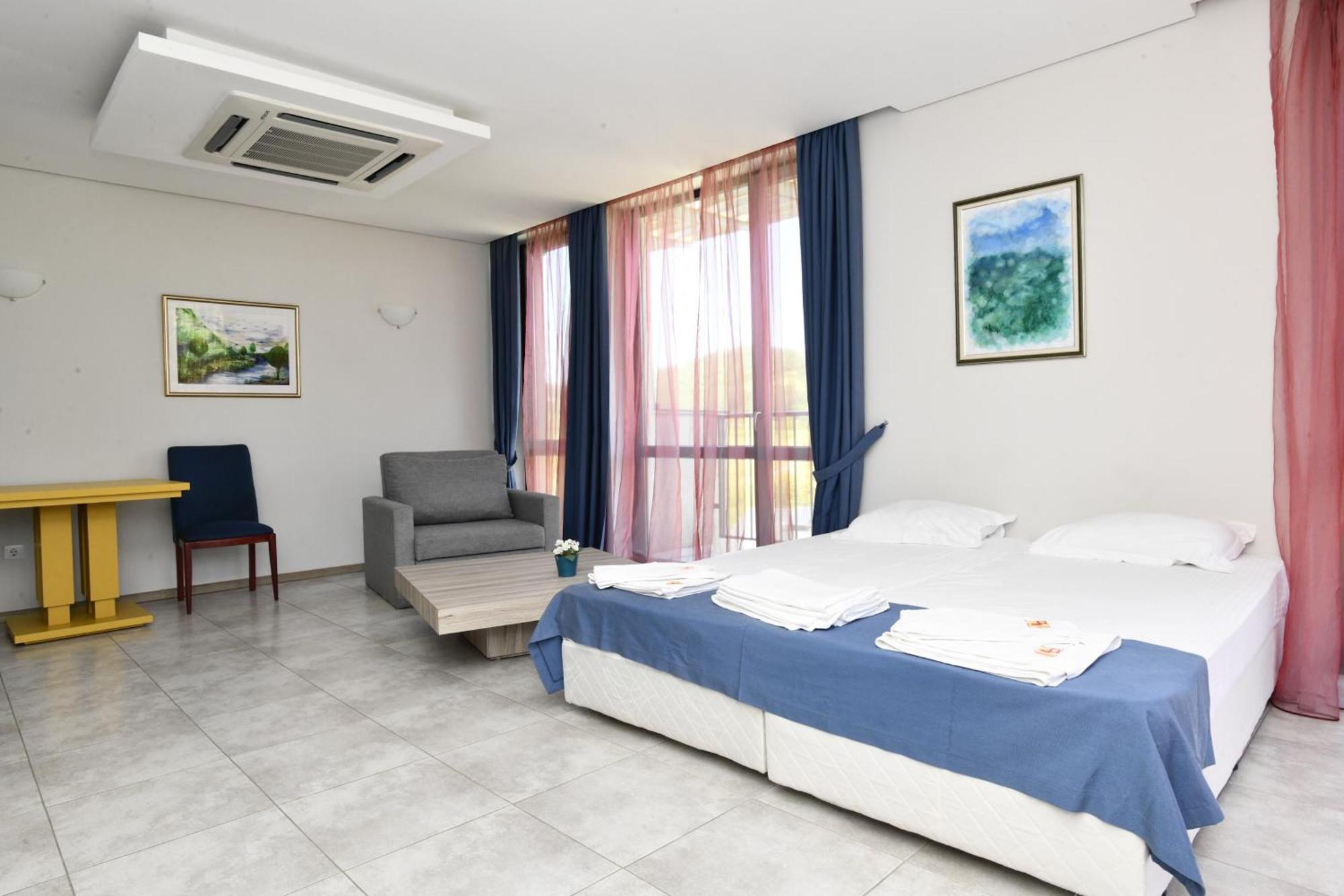Complex Perpera Hotel Stambolovo Exterior photo